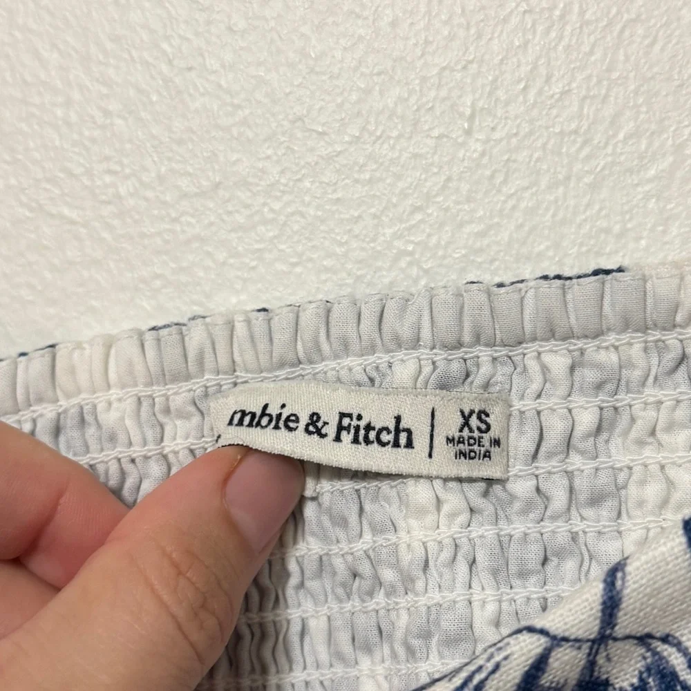 Abercrombie & Fitch Blue Floral Tank Top Size XS Crop Tropical Vacation Beach - Picture 3 of 6